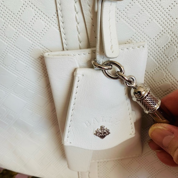Authentic Bally bag calf skin leather perforated and logo stamped. - Picture 10 of 15